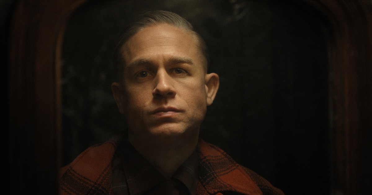 Charlie Hunnam enfrenta su peor pesadilla: interpretar al oscuro Ed Gein lo llevó al borde del colapso emocional en la nueva temporada de