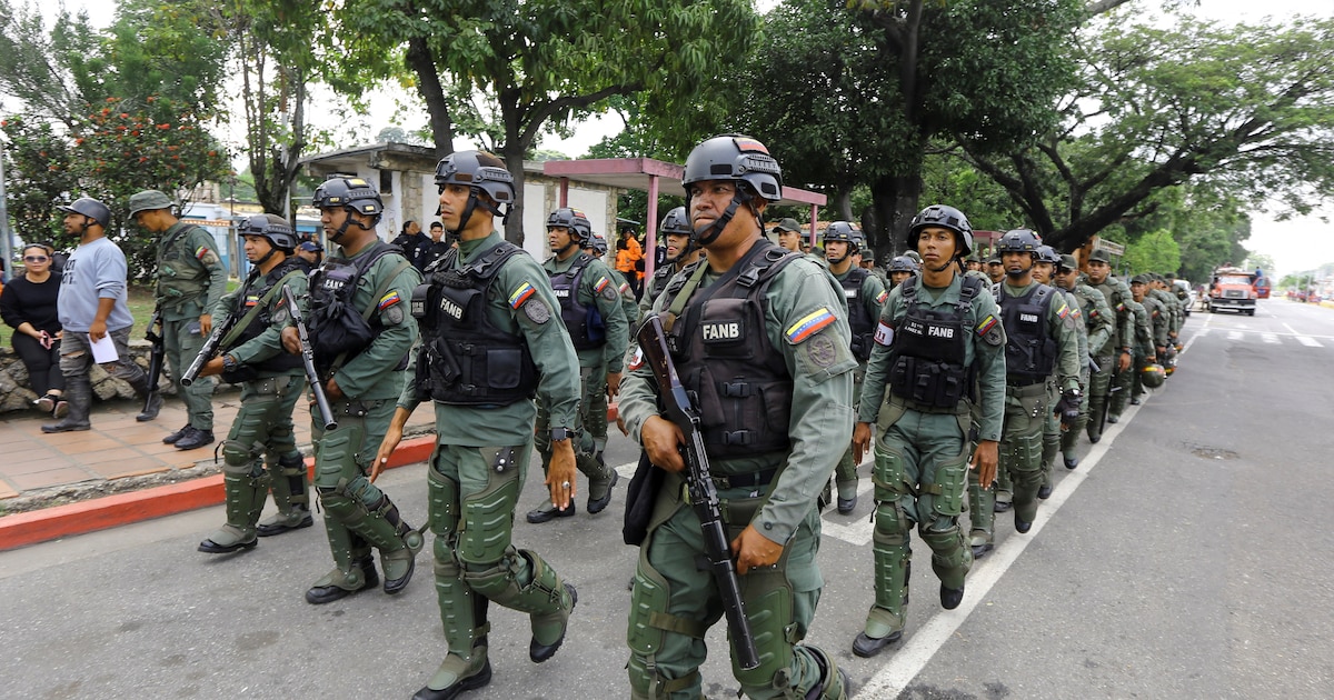 Maduro despliega fuerzas en La Guaira y Carabobo en respuesta a maniobras militares de EE. UU. en el Caribe