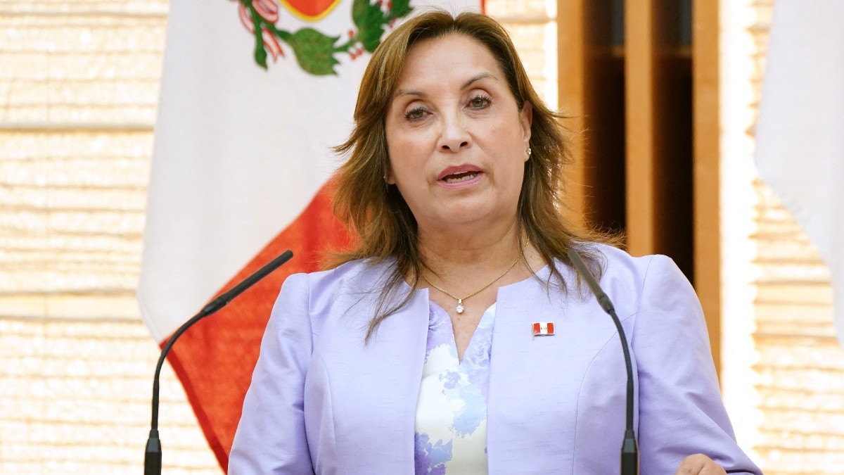 ¡Perú en crisis: Fiscalía prohíbe salida del país a Boluarte por corrupción y lavado de activos!