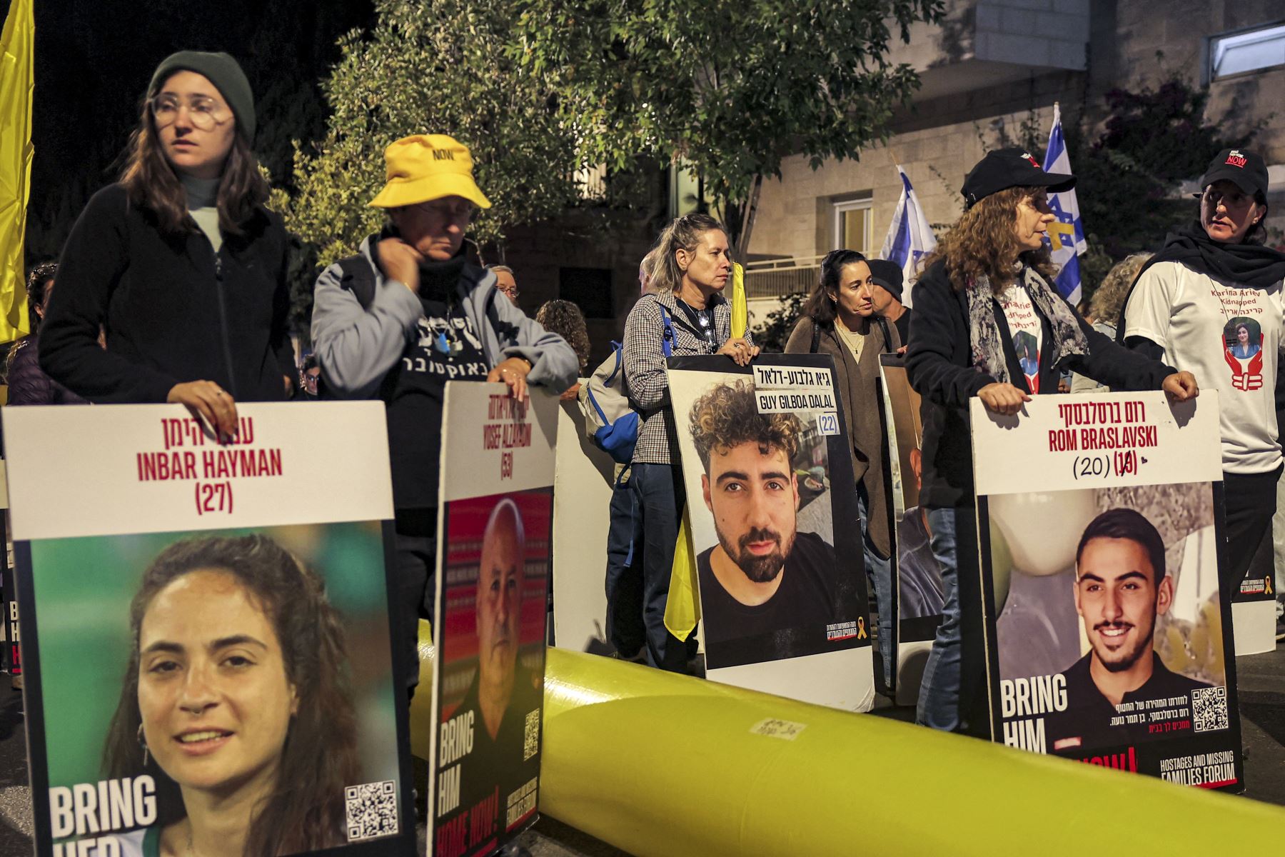 Entierro masivo en Israel por la última rehén devuelta de Gaza: conmoción y tensión en la ceremonia