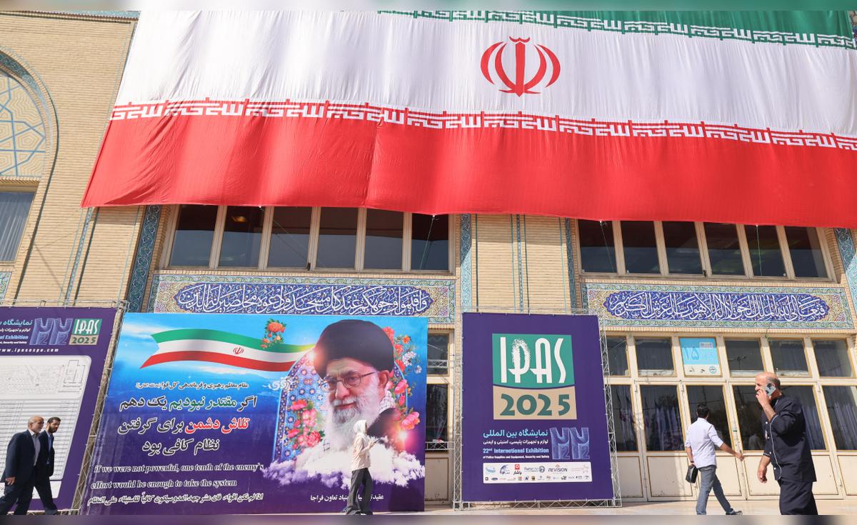 Irán cancela restricciones nucleares tras expiración del acuerdo con potencias y afirma estar comprometido con la diplomacia