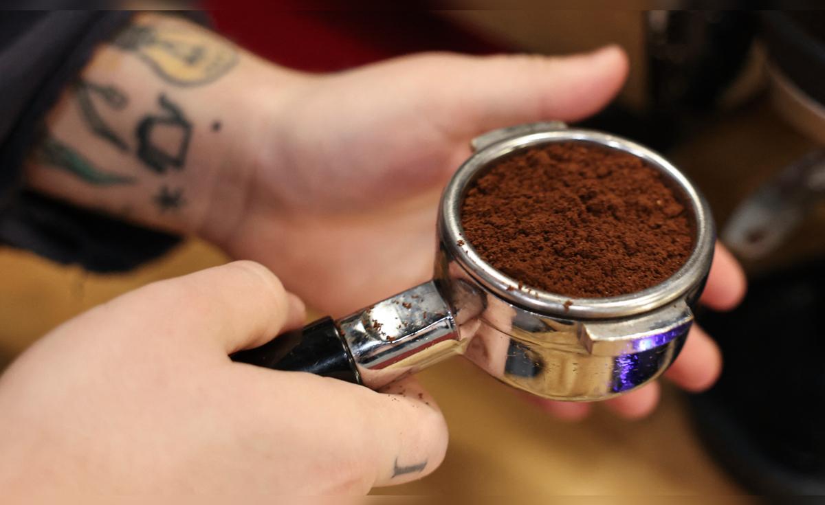 Crisis en Nueva York: el precio del café sube un 21% por crisis climática y aranceles, golpeando a consumidores y