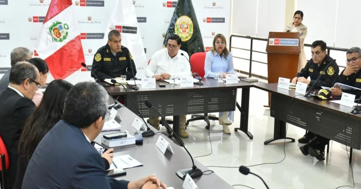 Mininter promete lucha firme contra mafias de extorsión en reunión con gremios de transporte