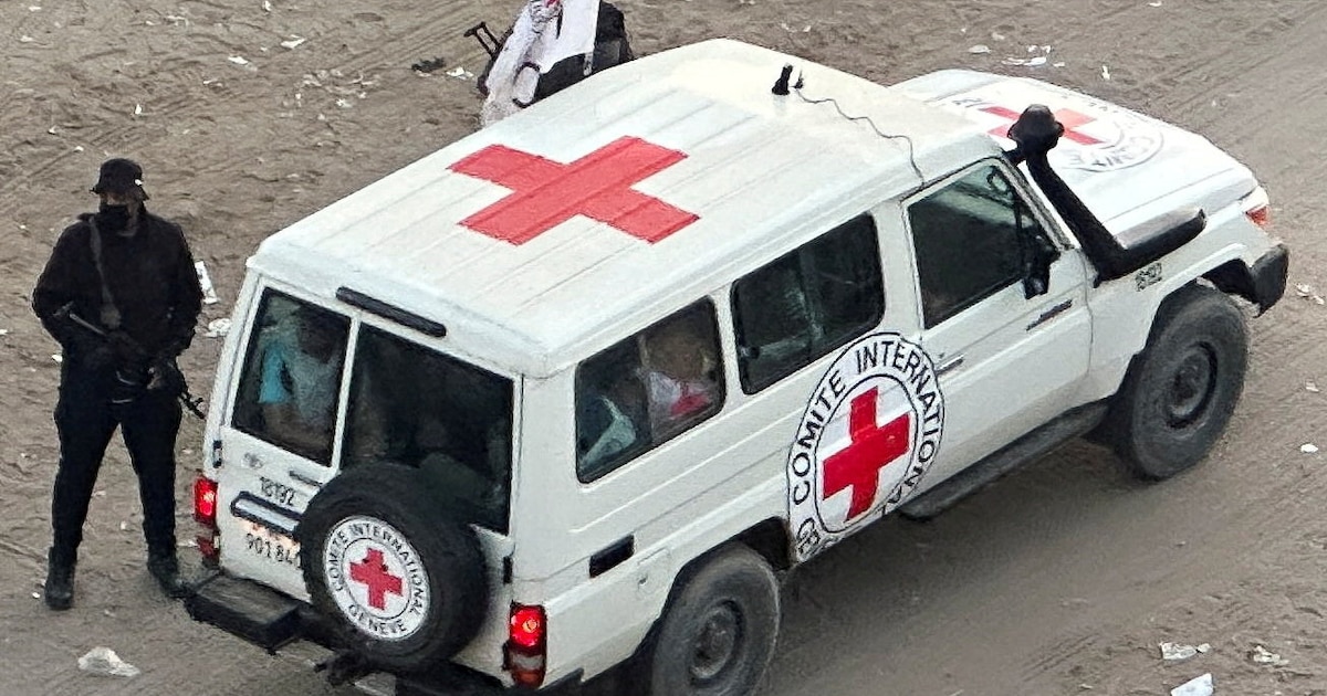 Hamas entrega 4 cuerpos de 28 secuestrados y aumenta la angustia de las familias en Gaza