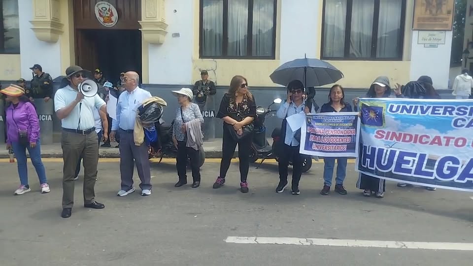 Docentes de la Universidad Nacional de Cajamarca en huelga desde hace 10 días