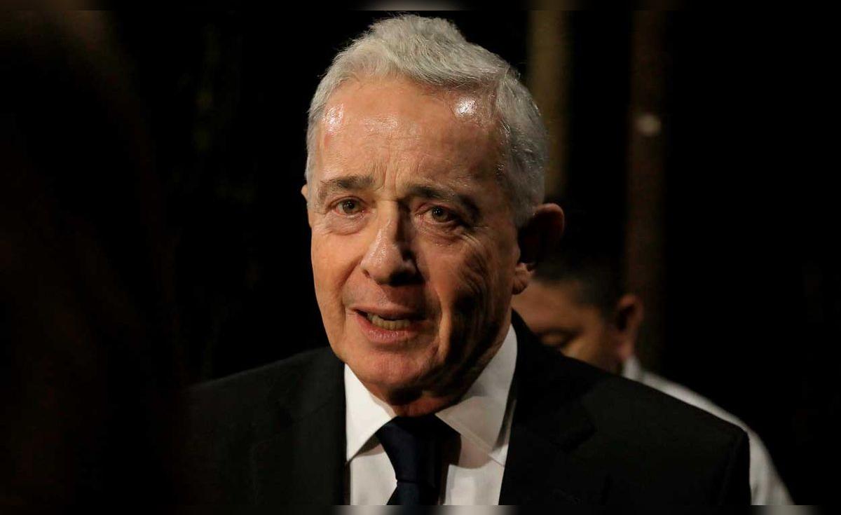 Uribe anuncia candidatura al Senado en 2026 tras revocación de condena y busca impulsar a la derecha colombiana