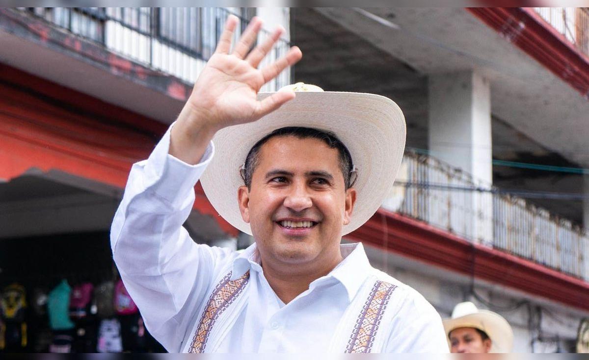 Asesinan al alcalde de Uruapan durante celebración del Día de Muertos en México; crimen organizado en el centro del escándalo