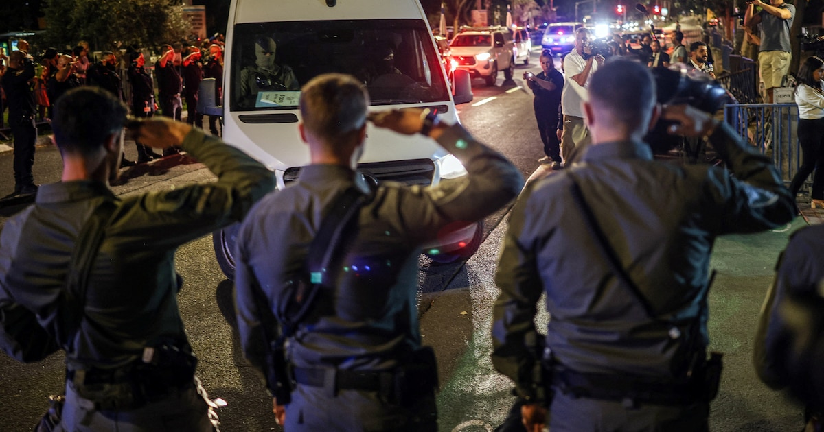 Hamas entrega los cuerpos de tres rehenes asesinados, incluido el soldado estadounidense-israelí Omer Neutra