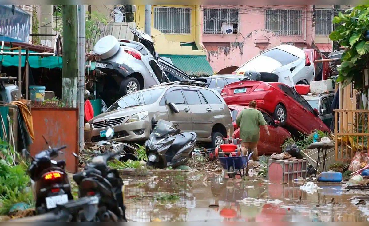 ¡Fatal Tifón Kalmaegi Devasta Filipinas: Más de 40 Muertos y Cientos Atrapados en Inundaciones Dev