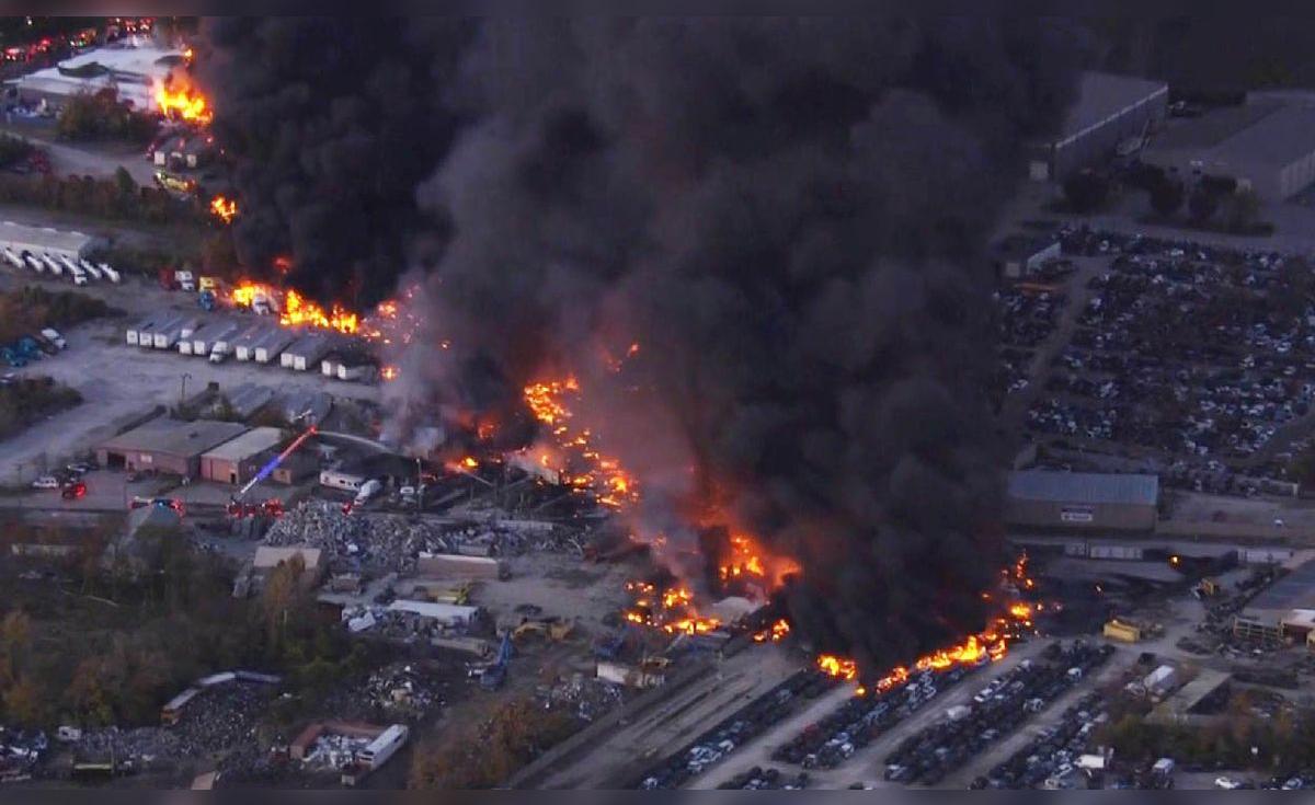 ¡Tragedia en Louisville: Avión de UPS se estrella en plena pista, provoca gran incendio y deja múltiples heridos!