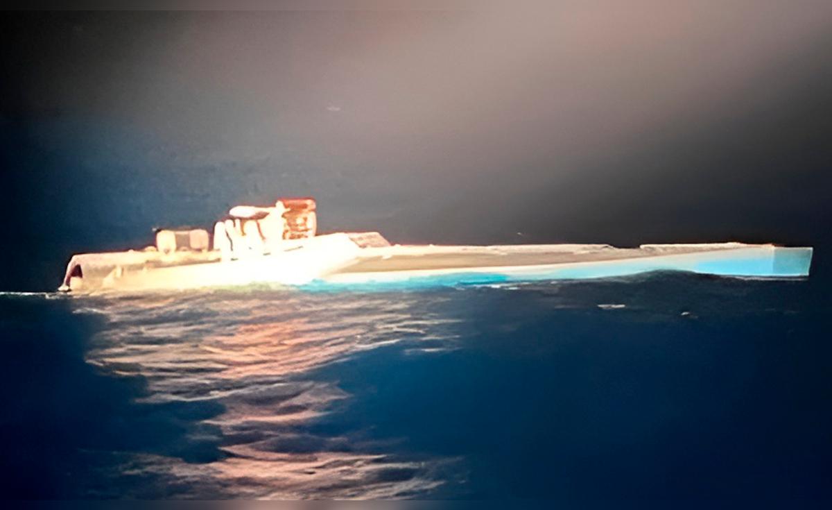 ¡Operación internacional derriba narcosubmarino con 1,7 toneladas de cocaína en el Atlántico y arresta a cuatro