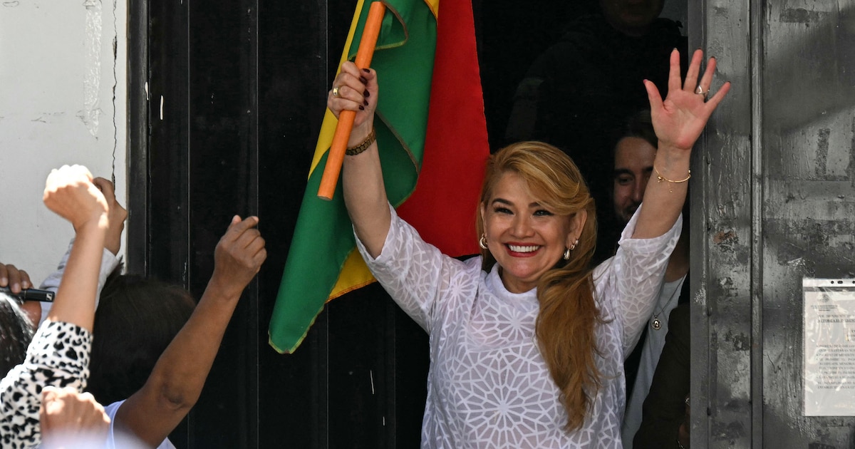 Jeanine Añez abandona la cárcel tras casi cinco años y afirma: «Jamás me arrepentiré de servir a Bolivia