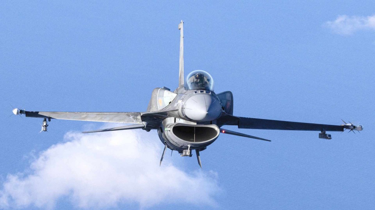 ¡Argentina prepara un poderío militar con F-16 y blindados de EEUU!