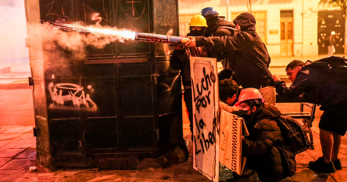 Proponen cárcel de hasta 10 años por cubrirse el rostro en protestas en el Congreso