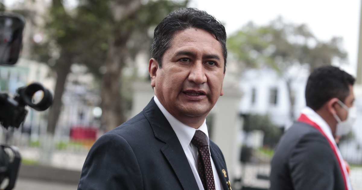 Vladimir Cerrón confirma su precandidatura presidencial 2026 con Perú Libre y su madre