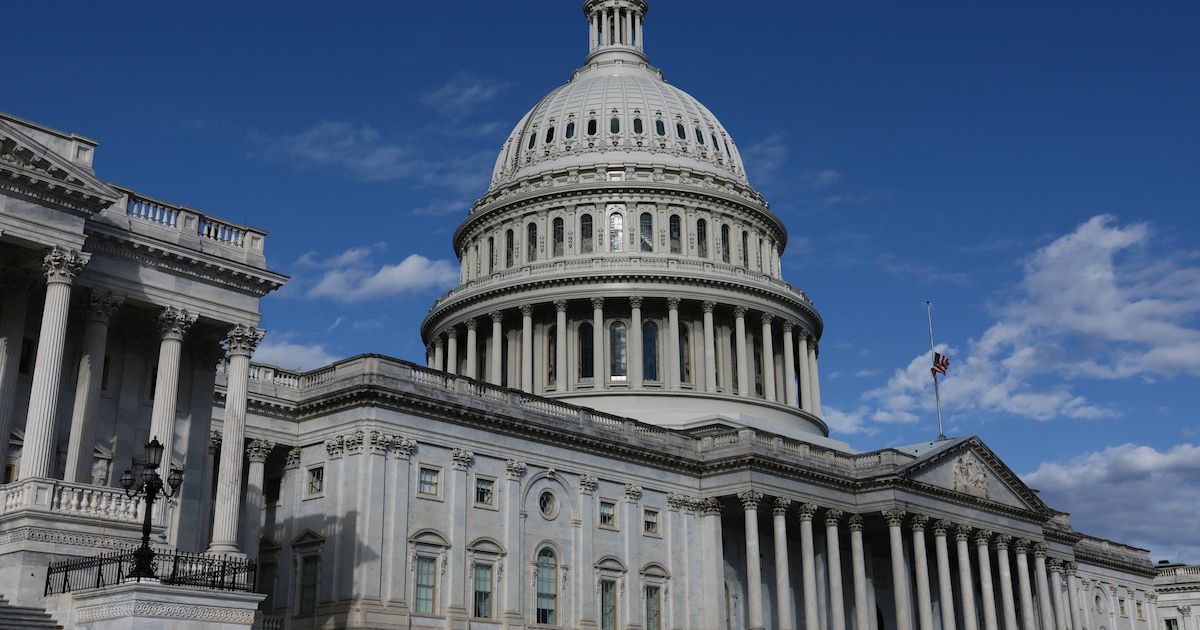 ¡Cierre del Gobierno en EE.UU. Termina tras Acuerdo Histórico que Devuelve Salarios a 800.000 Empleados!