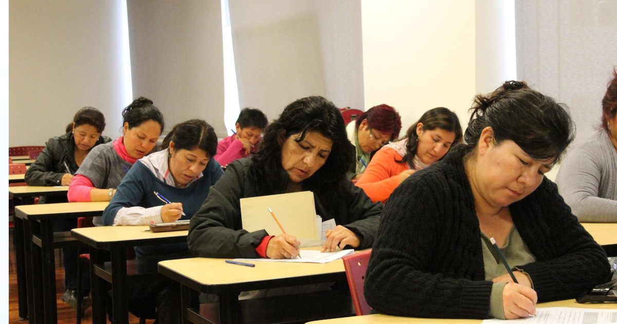 Incrementan salarios a más de 430 mil docentes en el sistema educativo