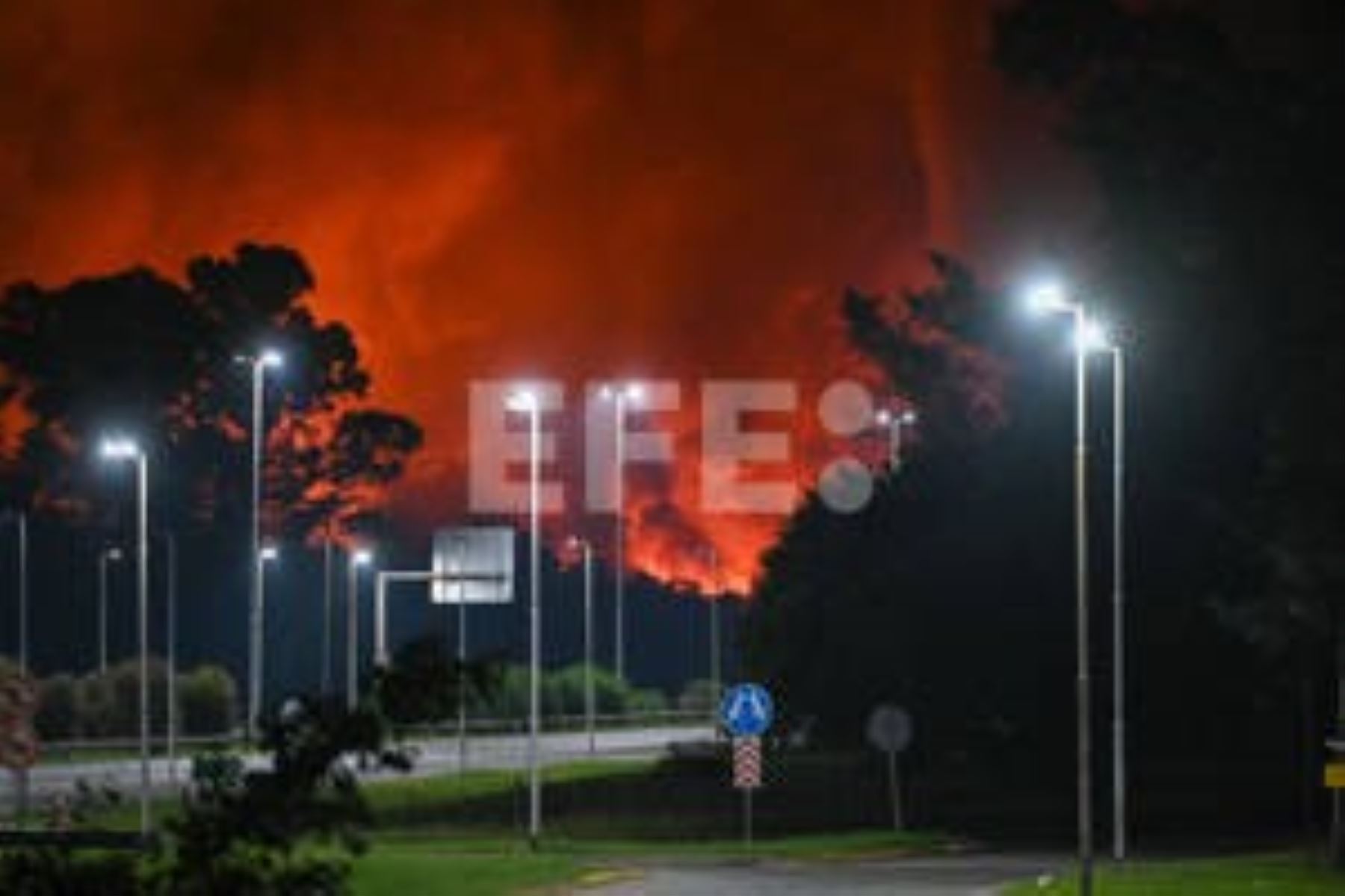 Explosión en Ezeiza: Alerta por múltiples heridos y vuelos desviados en el principal polo industrial y aeropuerto de Buenos Aires