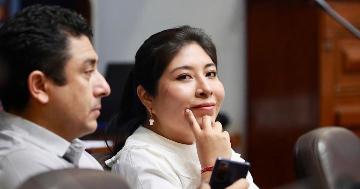 Exigen reanudar votación para inhabilitar a Betssy Chávez por golpe de Estado