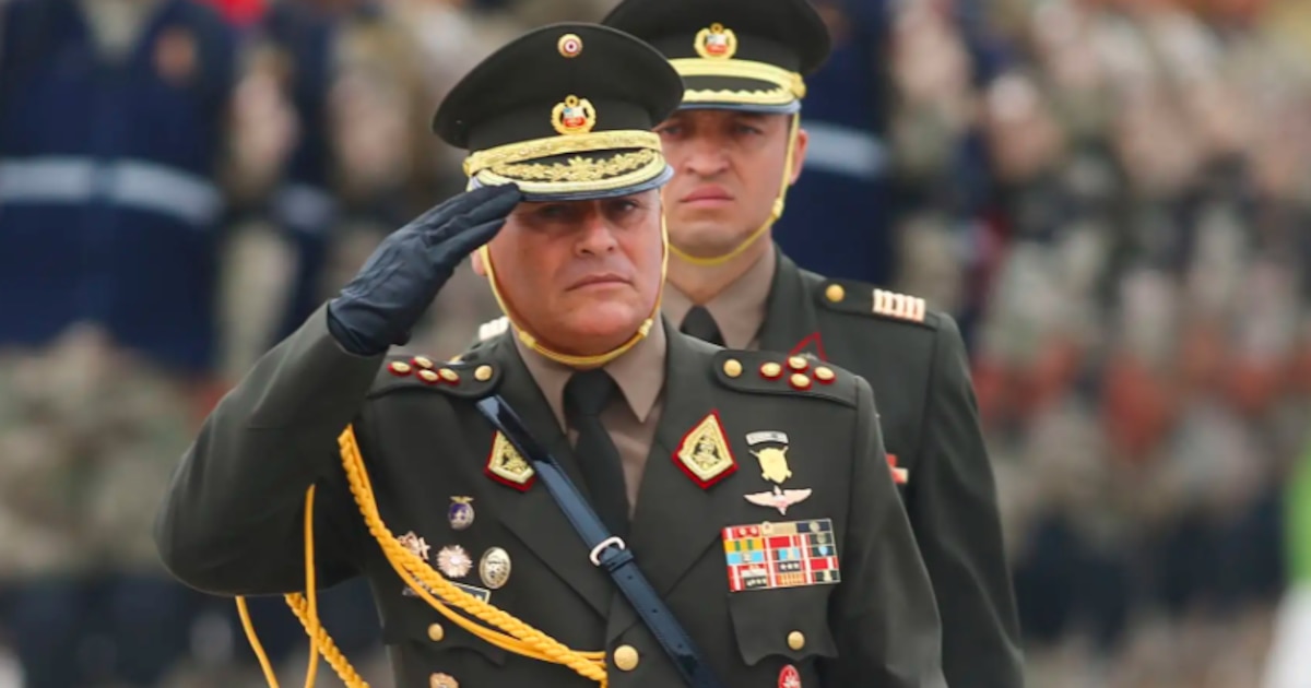 Relevo en las Fuerzas Armadas: Retiro del jefe del Comando Conjunto y 11 generales