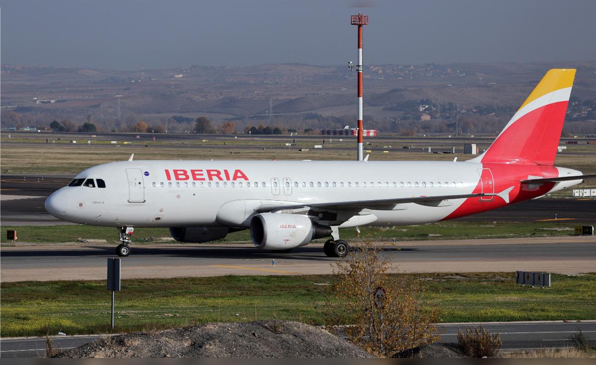 FAA advierte riesgo en vuelos a Venezuela; múltiples aerolíneas suspenden operaciones ante aumento de actividad militar