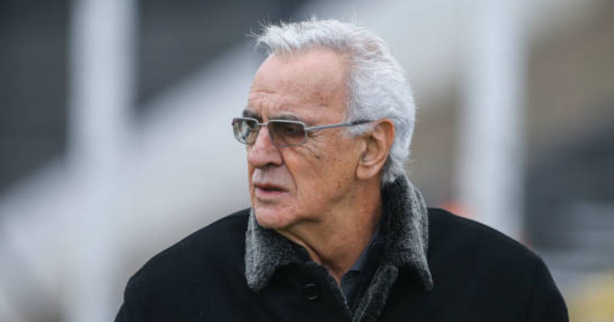 Universitario de Deportes enfrenta semana clave para el futuro de Jorge Fossati