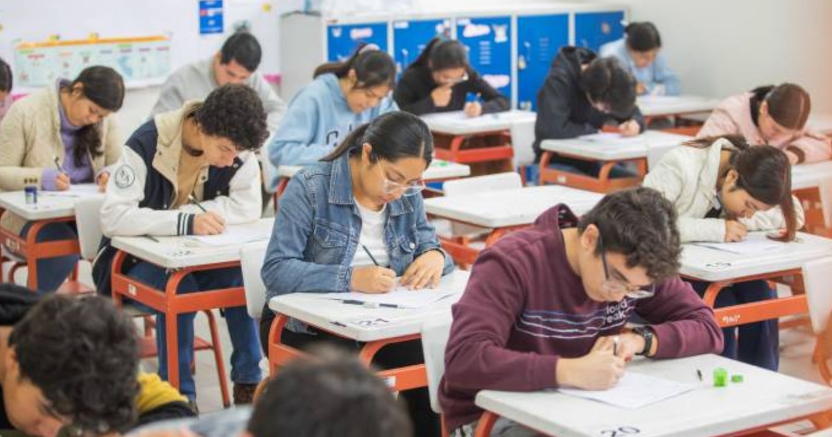 Ejecutivo garantiza 38 mil becas, pero Ley de Presupuesto 2026 las omite