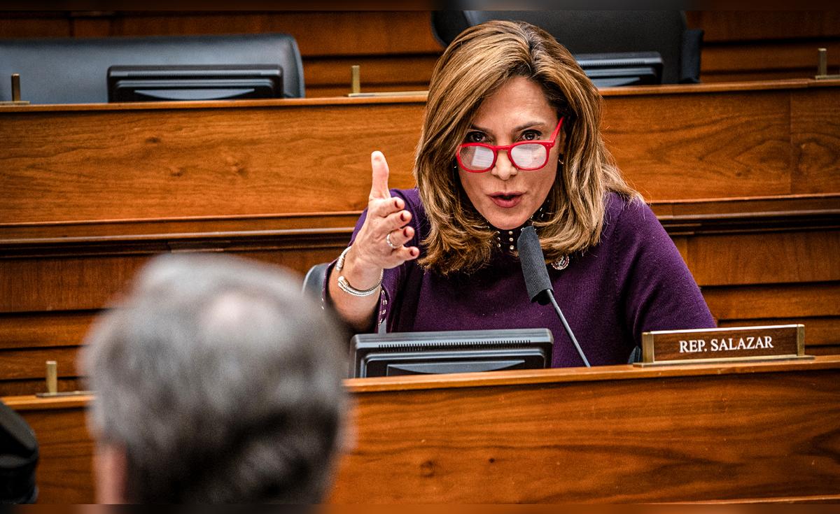 Congresista de EE. UU. advierte que EE. UU. está «a punto de entrar» a Venezuela tras designación del Cár