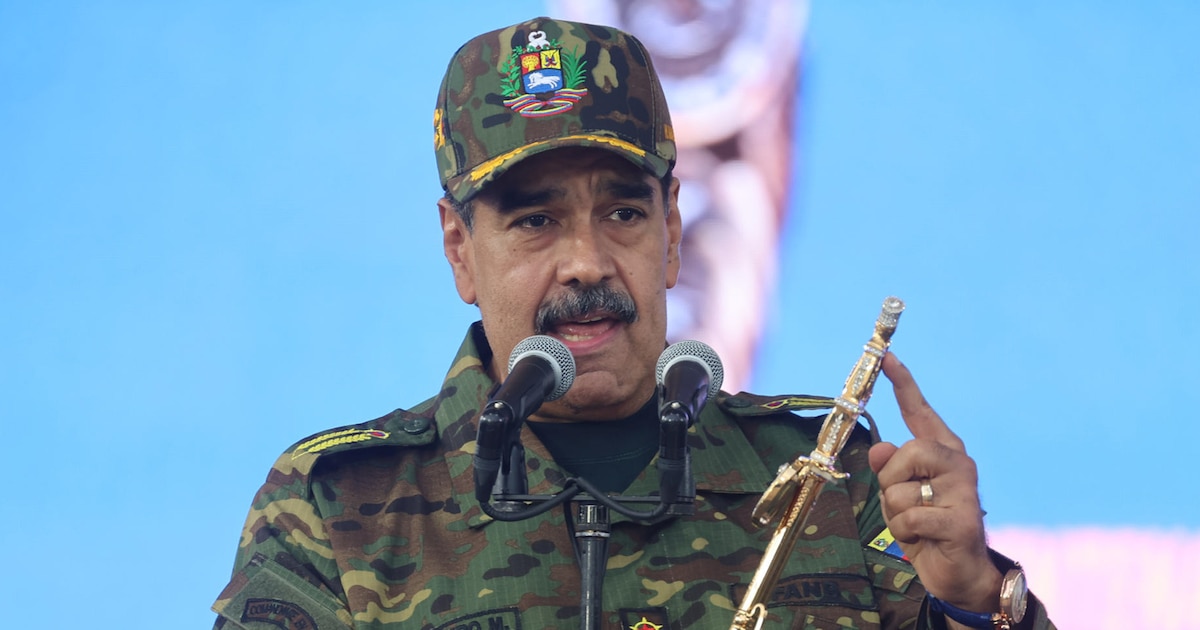 ¡Maduro advierte que Venezuela enfrenta una coyuntura decisiva y llama a la fuerza armada a defenderse de amenazas imperiales!