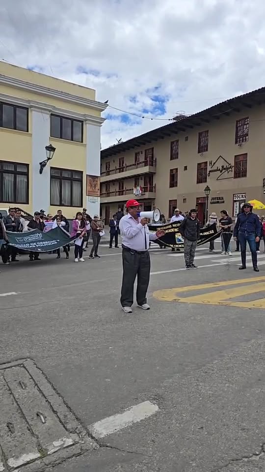 Docentes universitarios de Cajamarca protestan por recortes presupuestales y salarios bajos
