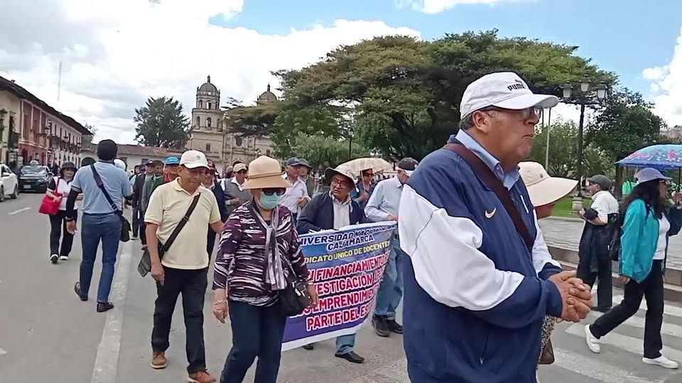 Docentes de la Universidad Nacional de Cajamarca mantienen huelga indefinida