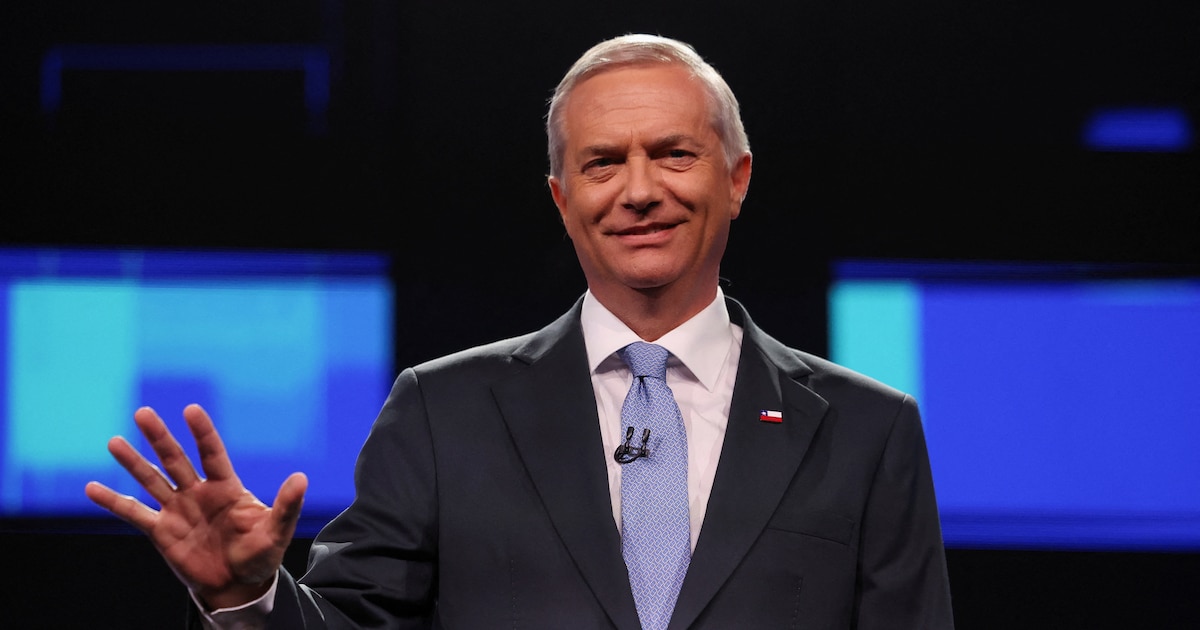 José Antonio Kast, abogado de raíces alemanas, promete «reconstruir» Chile con compromiso total