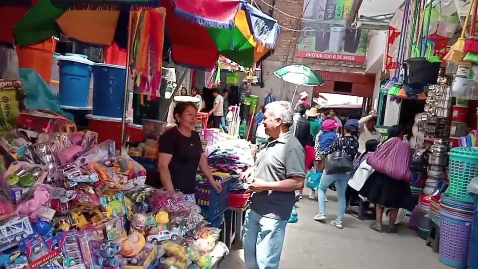 Cajamarca: calles colapsadas por comercio ambulante en vísperas de Navidad