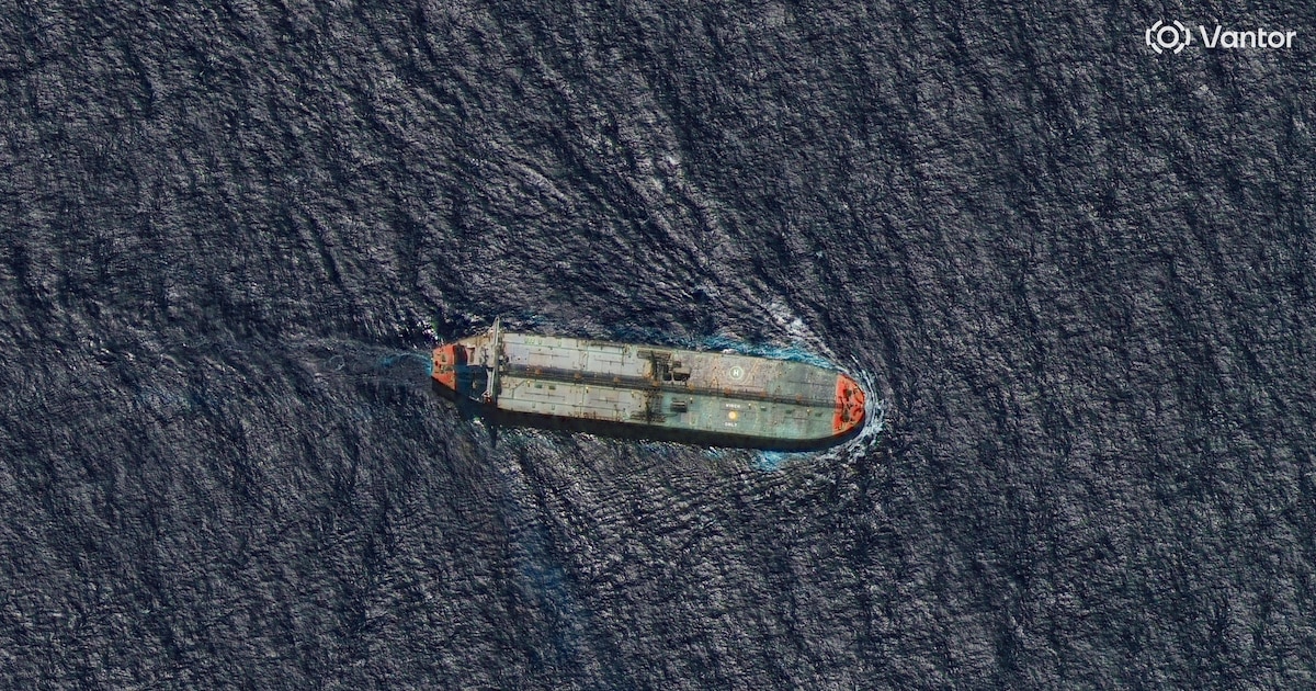 Buques petroleros sancionados se retiran de Venezuela tras anuncio de bloqueo total de Donald Trump