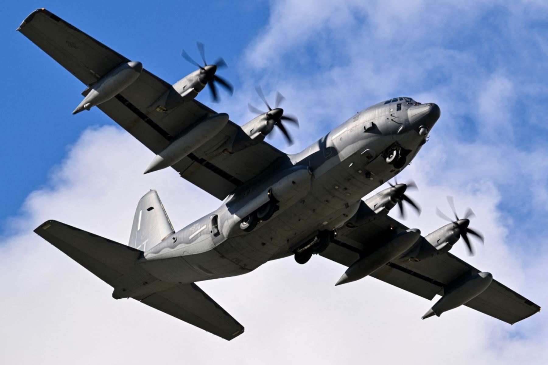 EE. UU. realiza ataque masivo en Siria contra Estado Islámico en respuesta al emboscada que mató a 3 estadounidenses