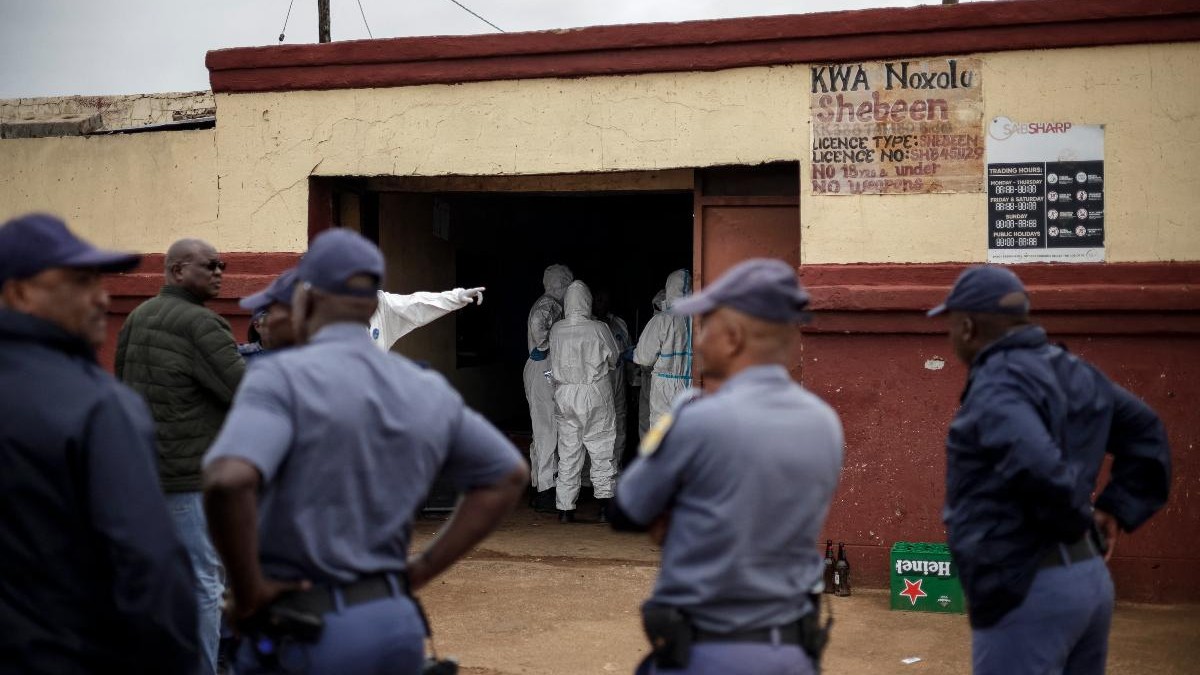 Nueve muertos y diez heridos en tiroteo y saqueo en bar de Sudáfrica tras ataque armado en Bekkersdal