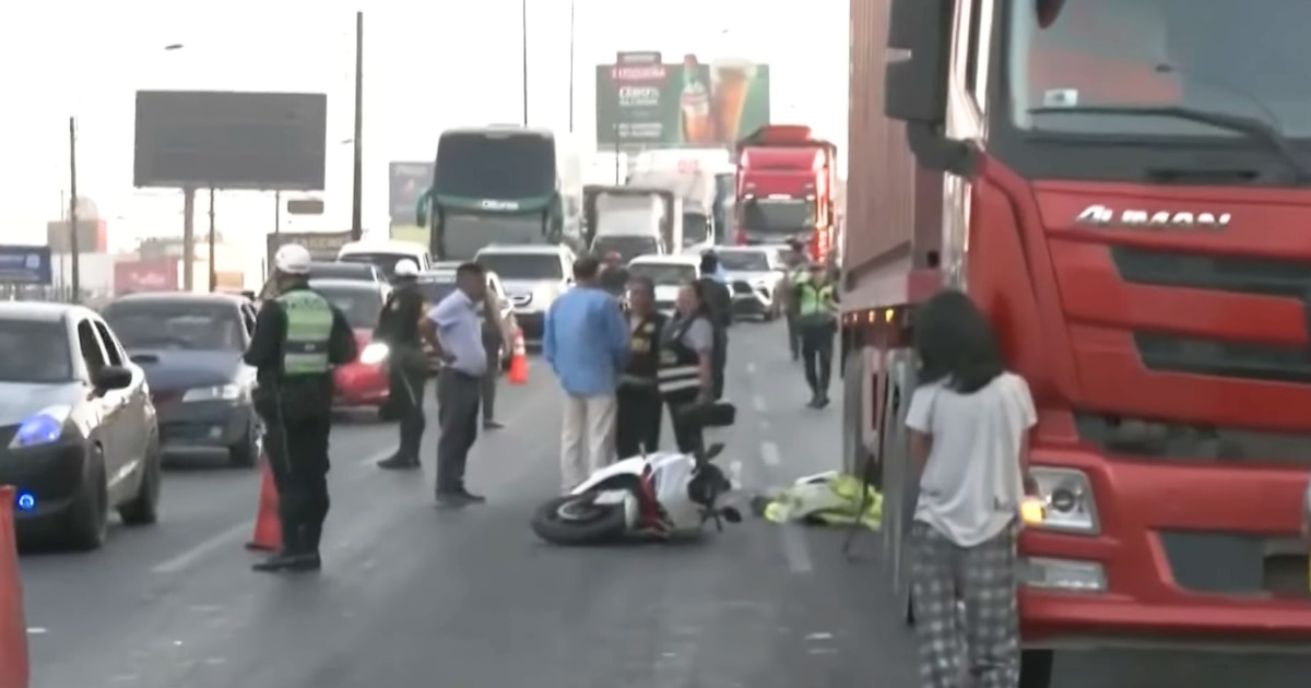 Motociclista en moto eléctrica muere tras ser atropellado por tráiler en Panamericana Norte