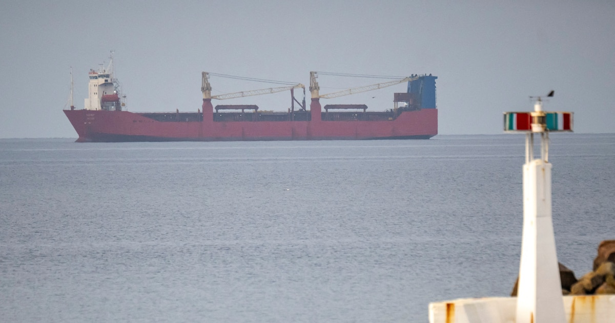 Suecia aborda carguero ruso sancionado tras aviso de socorro en aguas territoriales