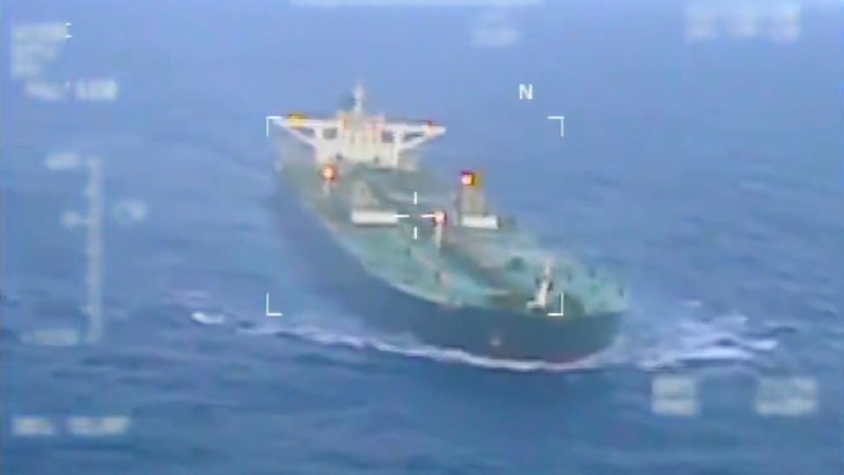 Estados Unidos mantiene persecución activa de petrolero sancionado en el Caribe en medio de presiones sobre crudo venezolano