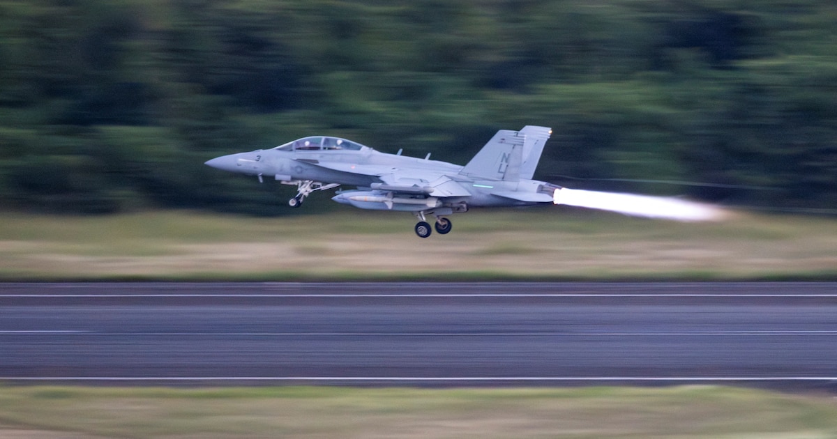 Aviones militares de EE. UU. realizan intensas maniobras en Puerto Rico en medio de tensiones con Venezuela