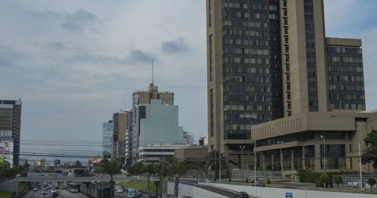 S&P rebaja la calificación de Petroperú y la pone en vigilancia negativa tras salida del MEF