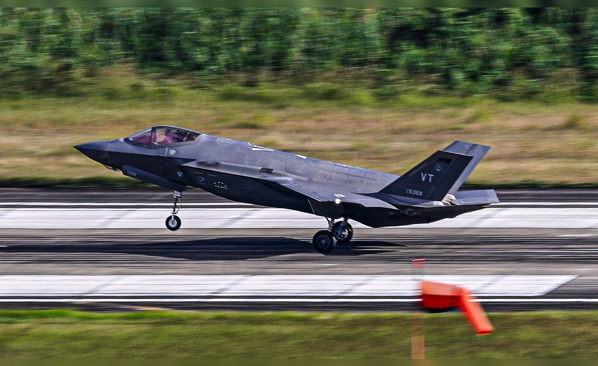 Estados Unidos realiza maniobras militares en Puerto Rico en medio de tensión con Maduro