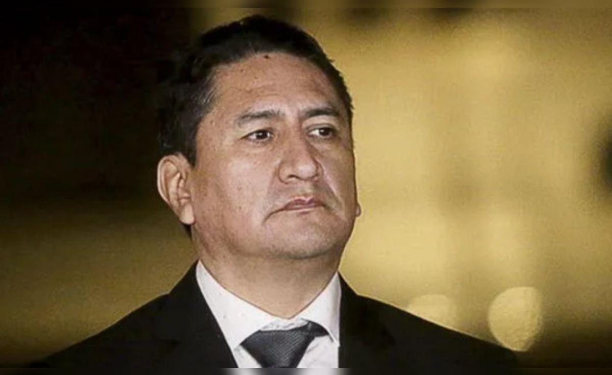 Vladimir Cerrón, prófugo, oficializa su candidatura presidencial por Perú Libre