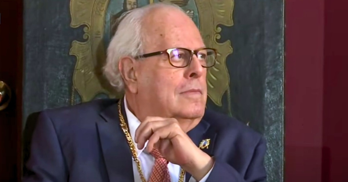 Julio Velarde viajará en clase económica en 2026 tras aprobación de medidas de austeridad en el BCRP