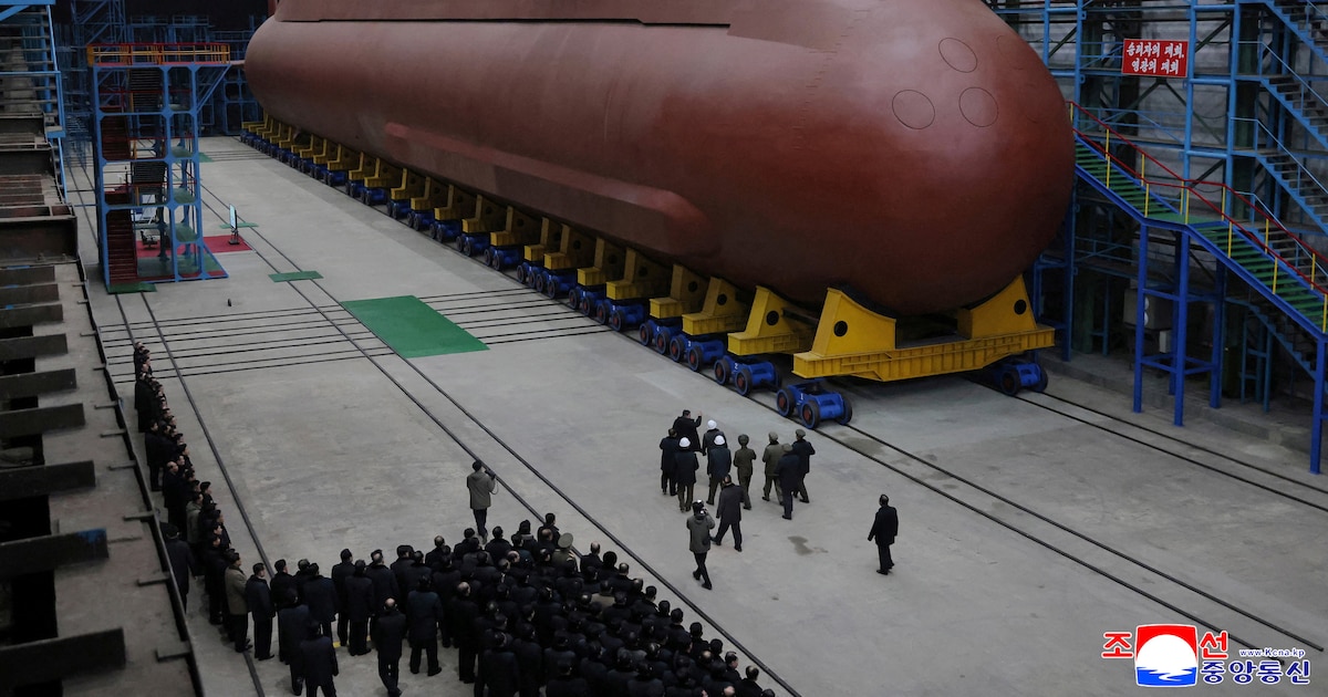 Kim Jong-un muestra avances en construcción de submarino nuclear y asegura su venta de armas nucleares