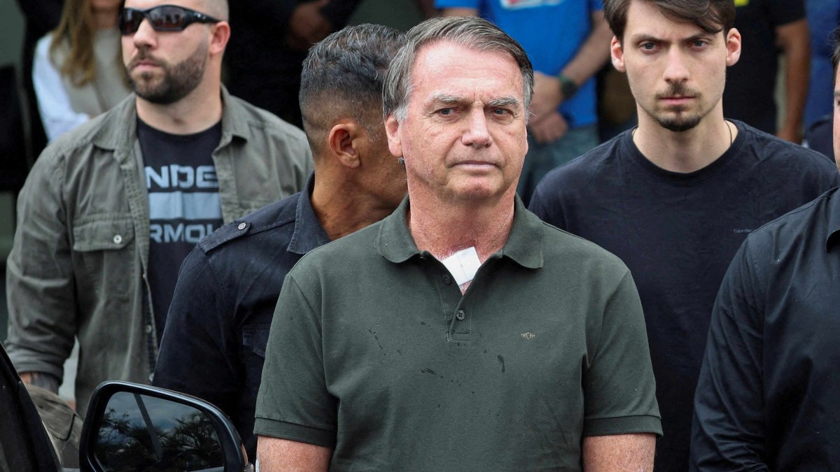Esposa de Bolsonaro informa que la cirugía del expresidente brasileño fue realizada con éxito y sin complicaciones