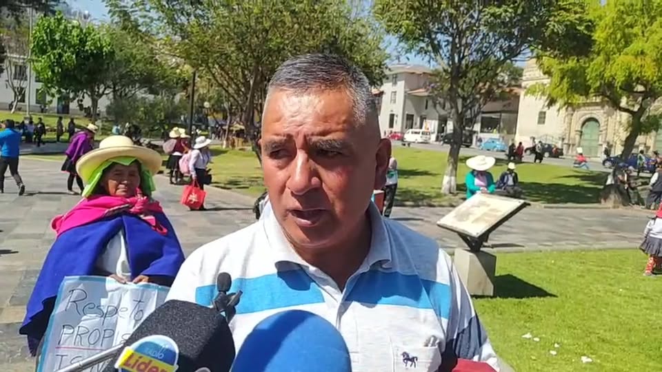 Padres y docentes de Chetilla denuncian invasión de terreno por Víctor Rafael