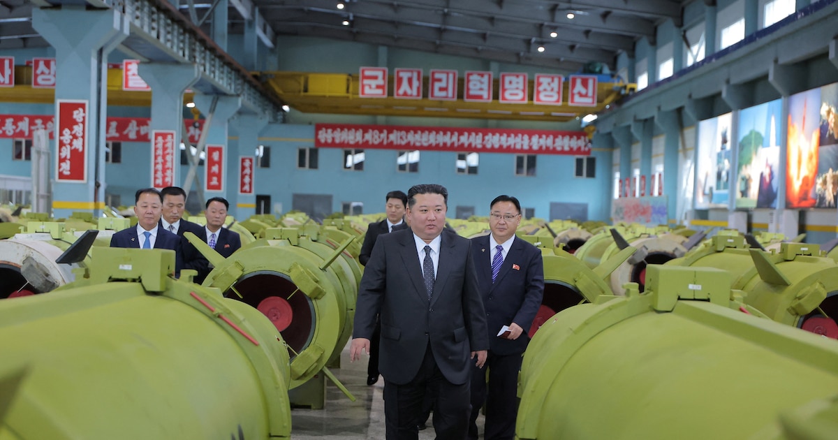 Kim Jong Un ordena expansión y modernización de la producción de misiles para el próximo año