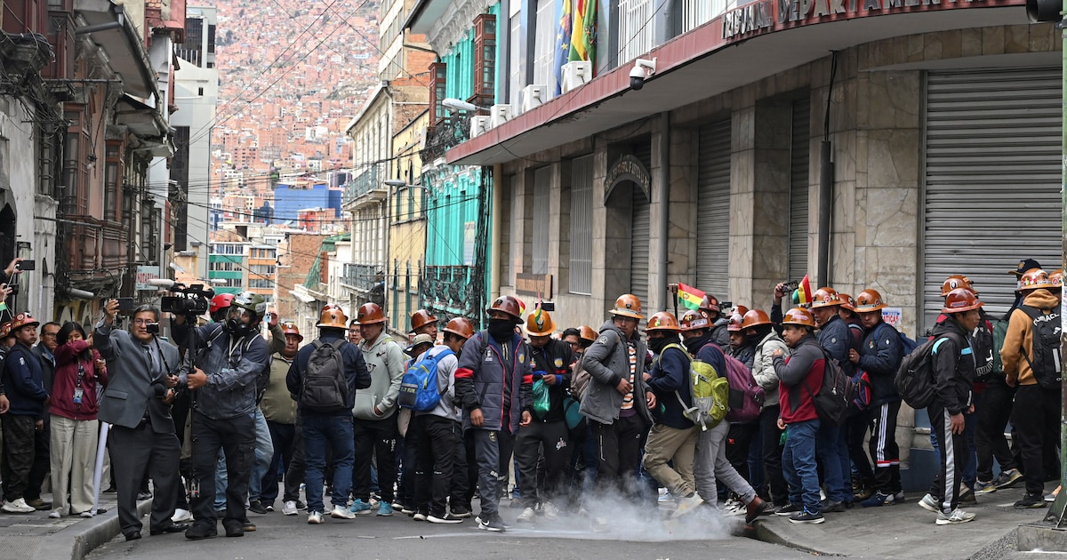 Bolivia: Quinto día de protestas de la Central Obrera contra la eliminación de subsidios a los combustibles