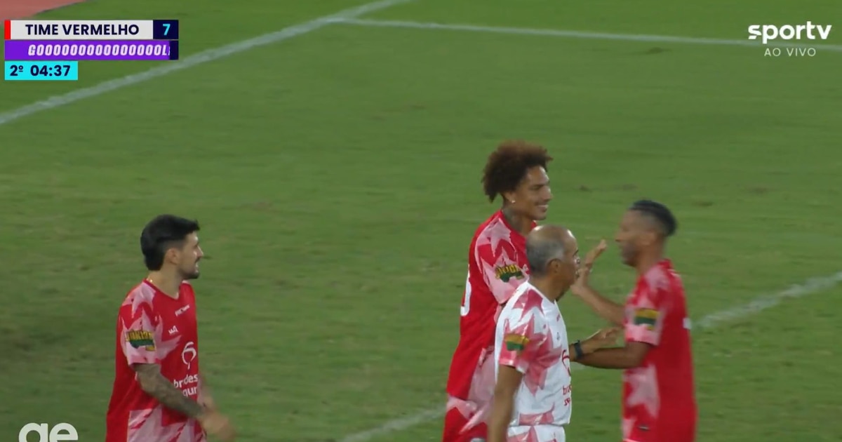 Paolo Guerrero se lució con emocionante gol en el ‘Juego de las Estrellas’ de Zico en el Maracaná